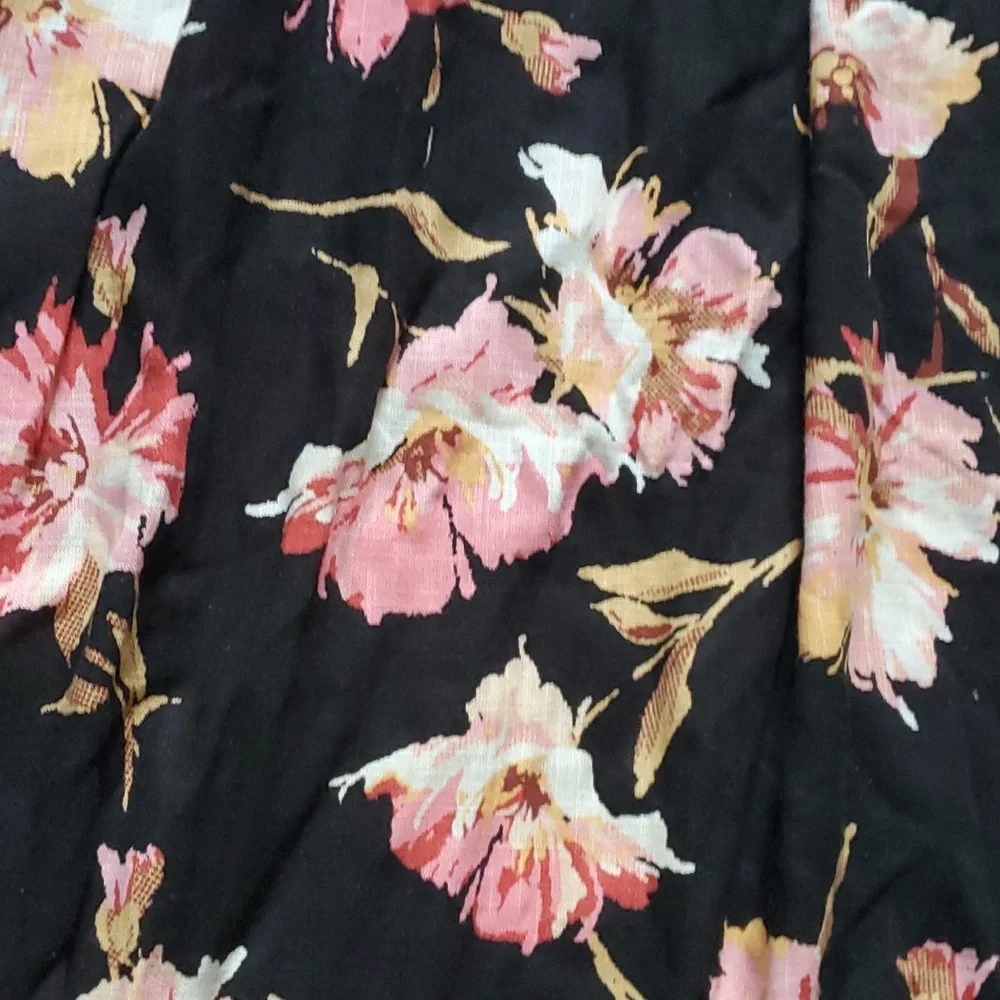 🆕️ CUTE BLACK FLOWER DESIGN DRESS 🖤💕 - Picture 4 of 11